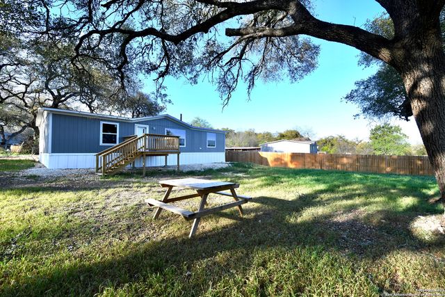 909 PINE EAGLE LN, San Antonio, TX 78260