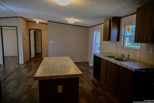 909 PINE EAGLE LN, San Antonio, TX 78260