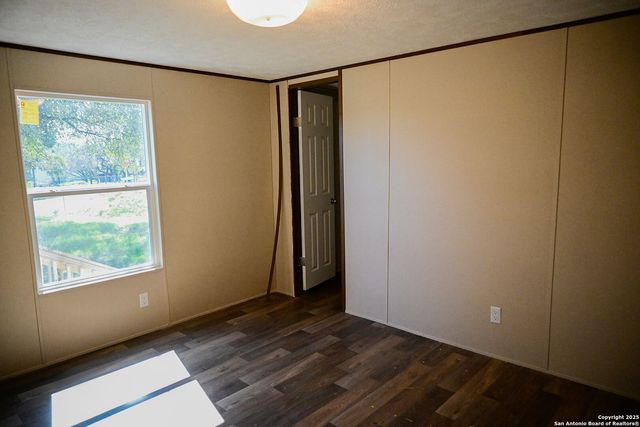 909 PINE EAGLE LN, San Antonio, TX 78260