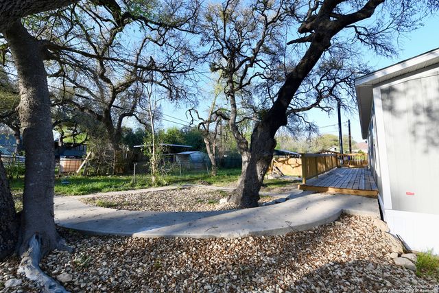 909 PINE EAGLE LN, San Antonio, TX 78260