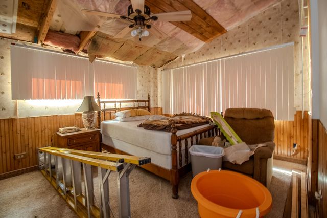 6105 S State Road 10, Knox, IN 46534