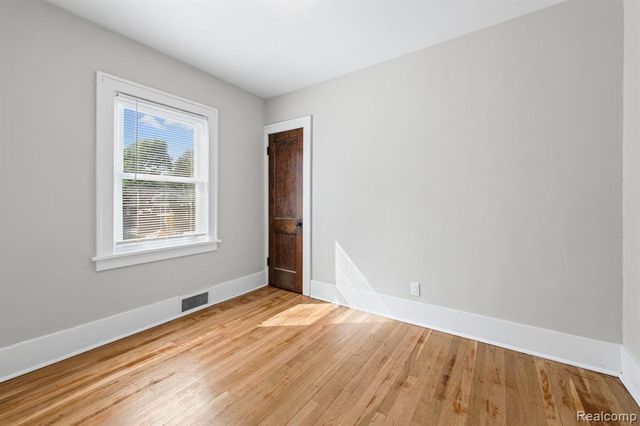 2058 Cartier Street, Flint, MI 48504