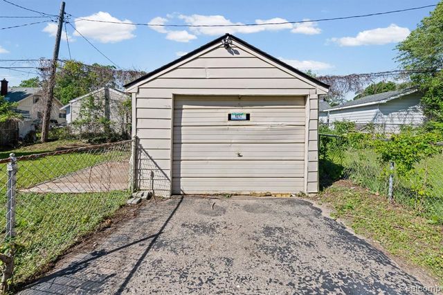 2058 Cartier Street, Flint, MI 48504