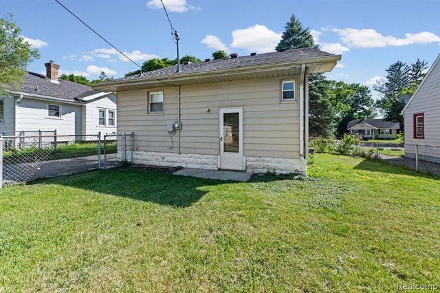 2058 Cartier Street, Flint, MI 48504