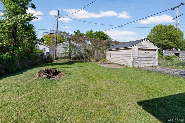 2058 Cartier Street, Flint, MI 48504