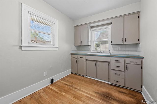 2058 Cartier Street, Flint, MI 48504