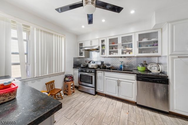 1005 Nora Dr, Linden City, NJ 07036
