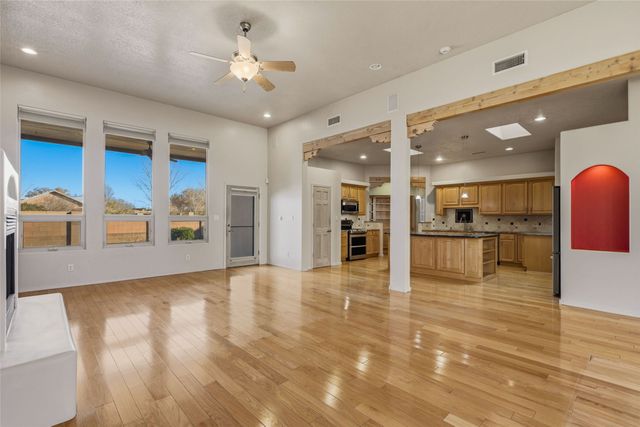 500 Laguna Seca Lane NW, Albuquerque, NM 87104