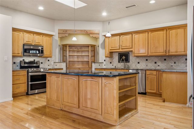 500 Laguna Seca Lane NW, Albuquerque, NM 87104