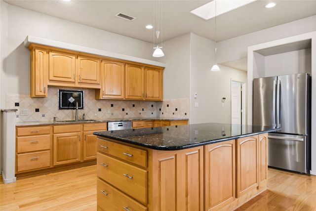 500 Laguna Seca Lane NW, Albuquerque, NM 87104