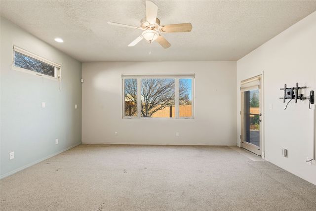 500 Laguna Seca Lane NW, Albuquerque, NM 87104