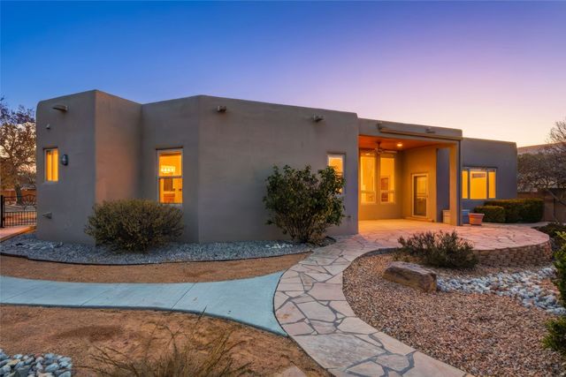 500 Laguna Seca Lane NW, Albuquerque, NM 87104