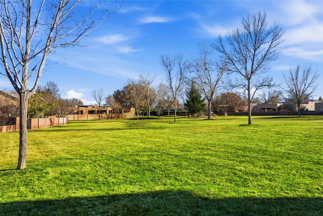 500 Laguna Seca Lane NW, Albuquerque, NM 87104