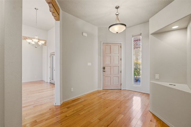 500 Laguna Seca Lane NW, Albuquerque, NM 87104