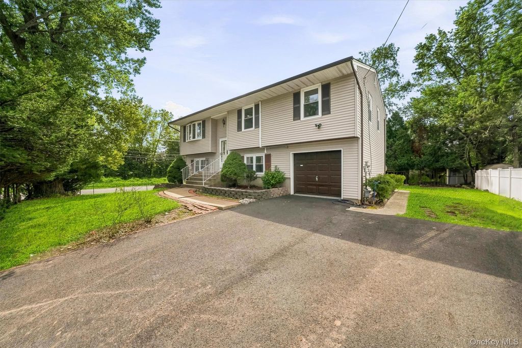 2 Maple Avenue, Orangeburg, NY 10962 — photo 3
