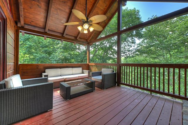 92 Fish Trap Road, Blue Ridge, GA 30513