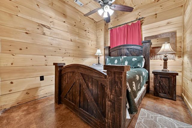 92 Fish Trap Road, Blue Ridge, GA 30513