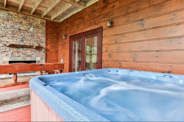 92 Fish Trap Road, Blue Ridge, GA 30513