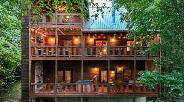 92 Fish Trap Road, Blue Ridge, GA 30513
