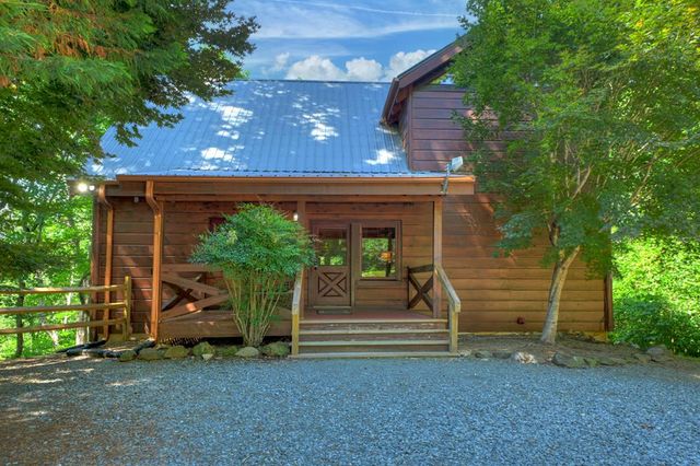 92 Fish Trap Road, Blue Ridge, GA 30513