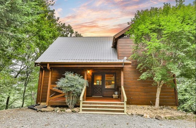 92 Fish Trap Road, Blue Ridge, GA 30513