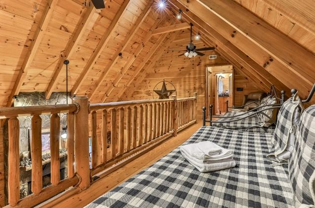 92 Fish Trap Road, Blue Ridge, GA 30513