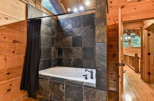92 Fish Trap Road, Blue Ridge, GA 30513