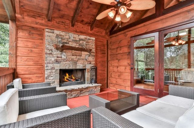 92 Fish Trap Road, Blue Ridge, GA 30513