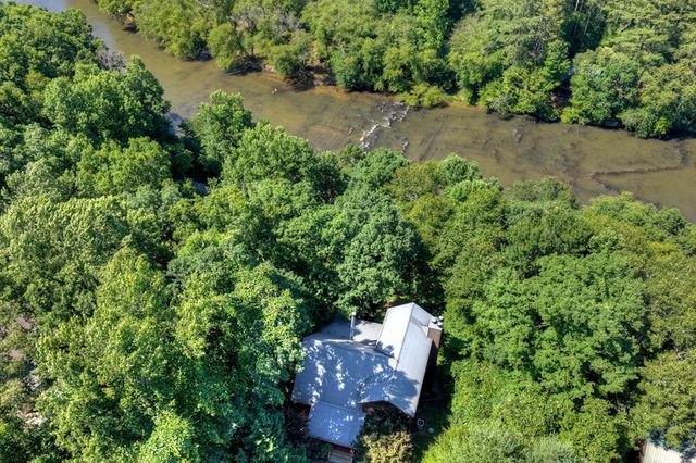 92 Fish Trap Road, Blue Ridge, GA 30513