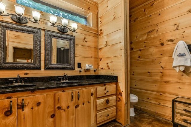 92 Fish Trap Road, Blue Ridge, GA 30513
