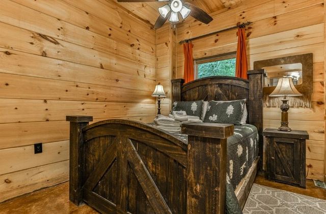92 Fish Trap Road, Blue Ridge, GA 30513