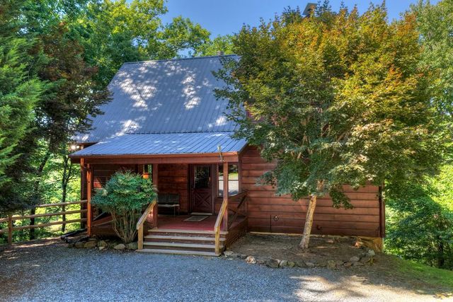 92 Fish Trap Road, Blue Ridge, GA 30513