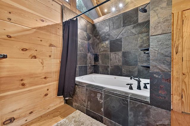 92 Fish Trap Road, Blue Ridge, GA 30513