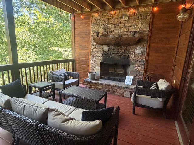 92 Fish Trap Road, Blue Ridge, GA 30513