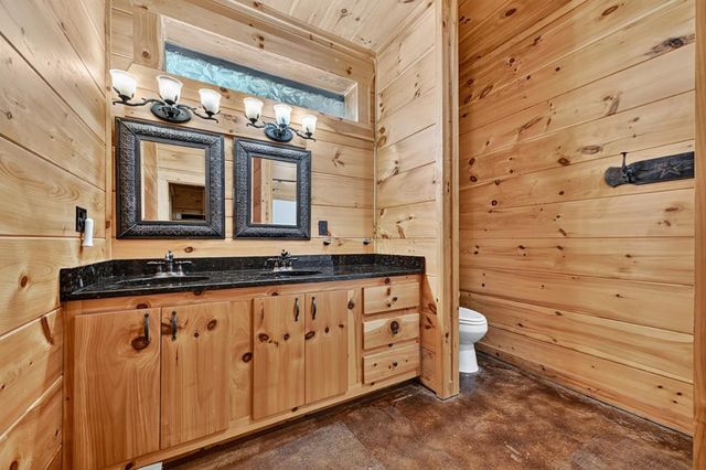 92 Fish Trap Road, Blue Ridge, GA 30513
