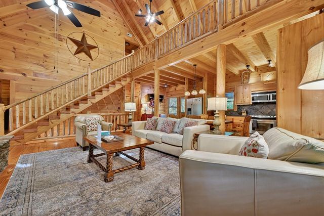 92 Fish Trap Road, Blue Ridge, GA 30513