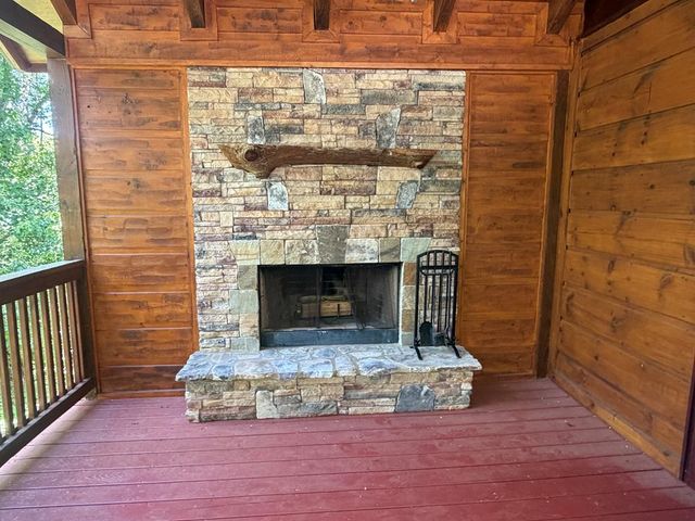 92 Fish Trap Road, Blue Ridge, GA 30513