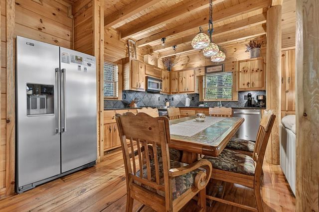 92 Fish Trap Road, Blue Ridge, GA 30513
