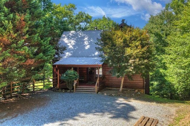 92 Fish Trap Road, Blue Ridge, GA 30513