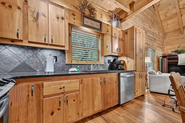 92 Fish Trap Road, Blue Ridge, GA 30513