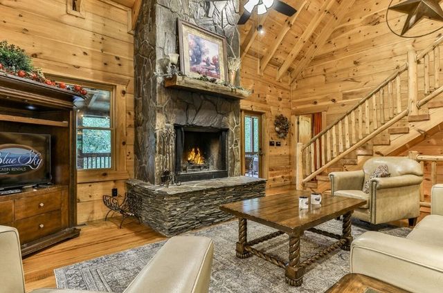 92 Fish Trap Road, Blue Ridge, GA 30513