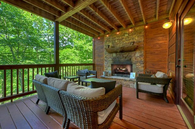 92 Fish Trap Road, Blue Ridge, GA 30513