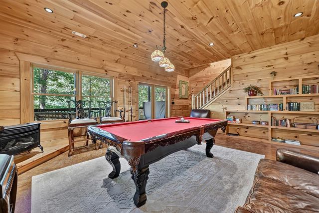 92 Fish Trap Road, Blue Ridge, GA 30513