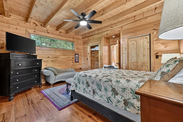 92 Fish Trap Road, Blue Ridge, GA 30513