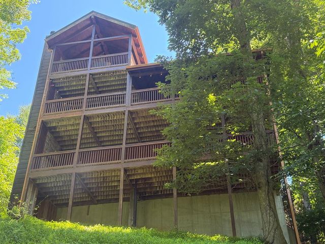 92 Fish Trap Road, Blue Ridge, GA 30513
