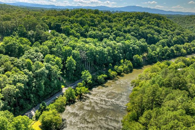 92 Fish Trap Road, Blue Ridge, GA 30513