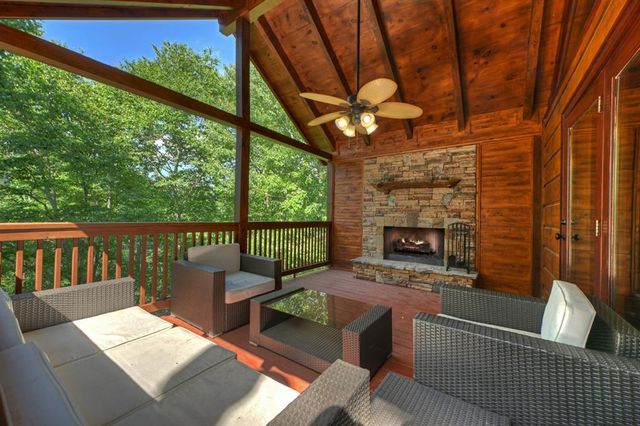 92 Fish Trap Road, Blue Ridge, GA 30513