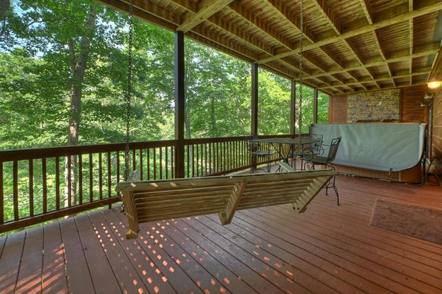 92 Fish Trap Road, Blue Ridge, GA 30513