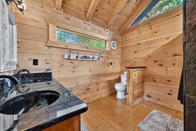 92 Fish Trap Road, Blue Ridge, GA 30513