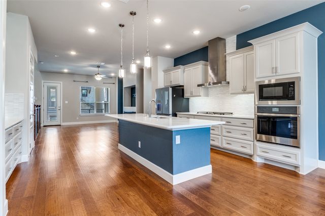 8218 Laflin Lane, Dallas, TX 75231